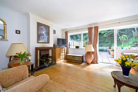 Gifford Croft Road, Godalming, GU7 1DB