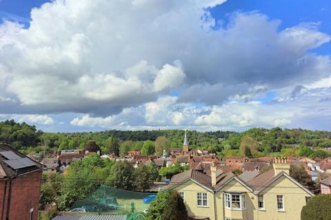 Gifford Croft Road, Godalming, GU7 1DB