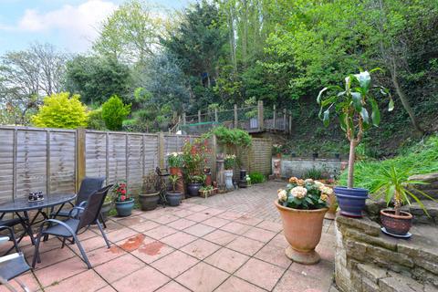 Gifford Croft Road, Godalming, GU7 1DB