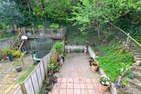 Gifford Croft Road, Godalming, GU7 1DB