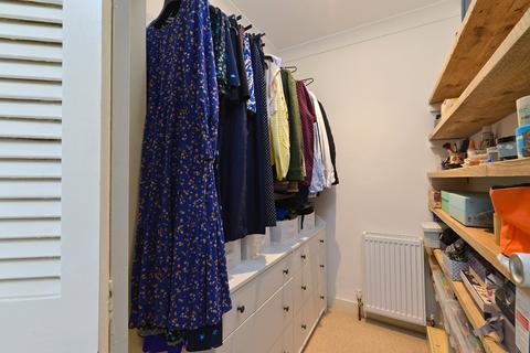 130 Brighton Road, Godalming, GU7 1PL