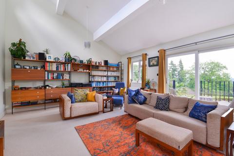 8 Briar Patch, Godalming, GU7 2JB