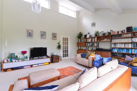 8 Briar Patch, Godalming, GU7 2JB