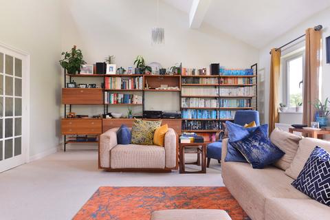 8 Briar Patch, Godalming, GU7 2JB