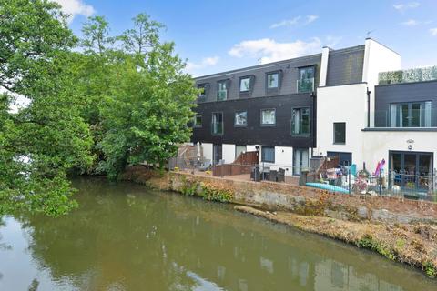 1 bedroom flat for sale, Flambard Way, Surrey GU7