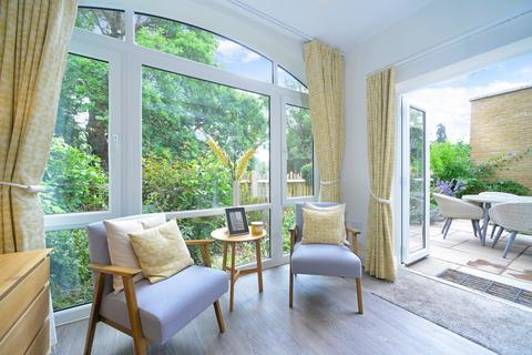 14, Hampton Manor Huxley Close, Godalming, GU7 2FF