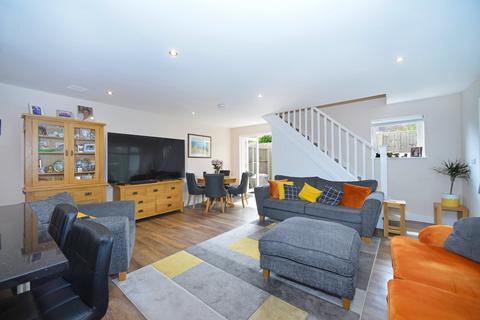 30 Cherry Tree Road, Milford, Godalming, GU8 5AX