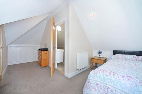 30 Cherry Tree Road, Milford, Godalming, GU8 5AX