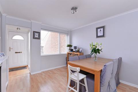 28 Cornfields, Godalming, GU7 3PH