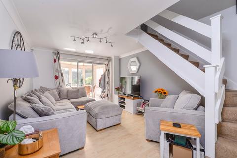 28 Cornfields, Godalming, GU7 3PH