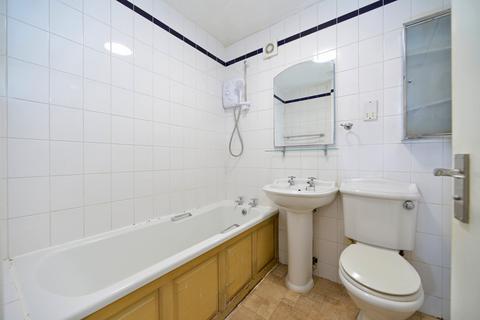 42 Chapel Fields, Godalming, GU7 2BX