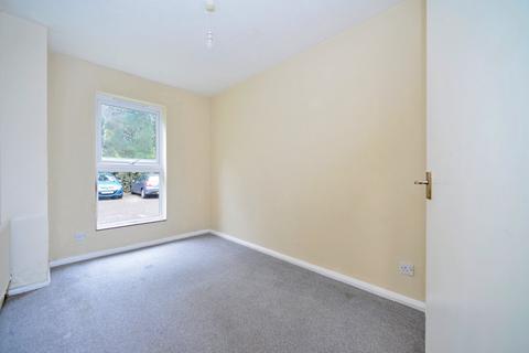 42 Chapel Fields, Godalming, GU7 2BX