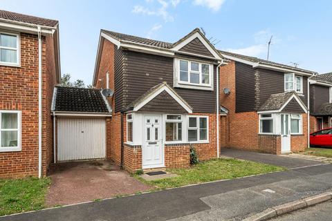17 High Ridge, Godalming, GU7 1YE