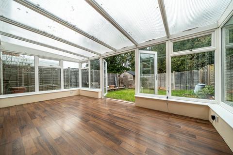 17 High Ridge, Godalming, GU7 1YE