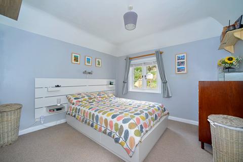 83 Brighton Road, Godalming, GU7 1NX