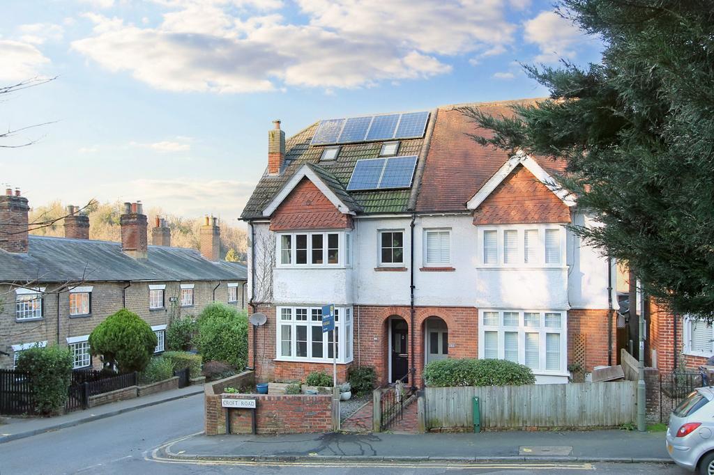 Godalming, Surrey GU7 4 bed semidetached house for sale £725,000