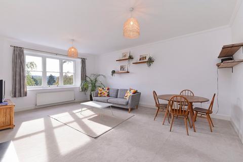 2 bedroom flat for sale, Godalming, Surrey GU7