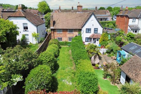 4 bedroom semi-detached house for sale, Summers Road, Surrey GU7