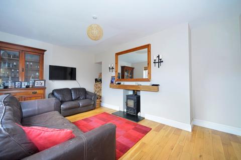 16 Binhams Meadow, Dunsfold, Godalming, GU8 4LF