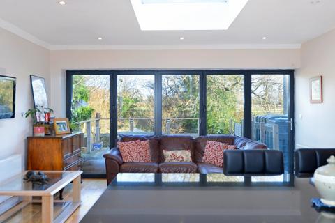 16 Binhams Meadow, Dunsfold, Godalming, GU8 4LF