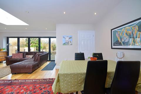 16 Binhams Meadow, Dunsfold, Godalming, GU8 4LF