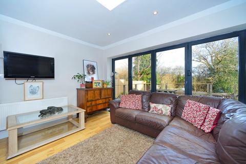 16 Binhams Meadow, Dunsfold, Godalming, GU8 4LF