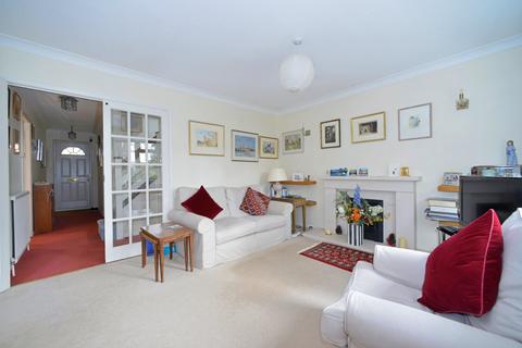 8 Dormers Close, Godalming, GU7 2QX