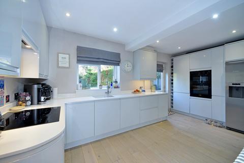 33 Minster Road, Godalming, GU7 1SP