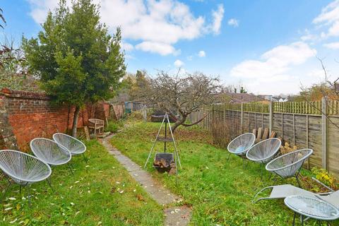 68 Hare Lane, Godalming, GU7 3EF