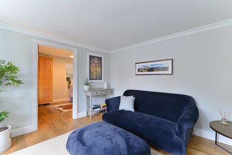 68 Hare Lane, Godalming, GU7 3EF