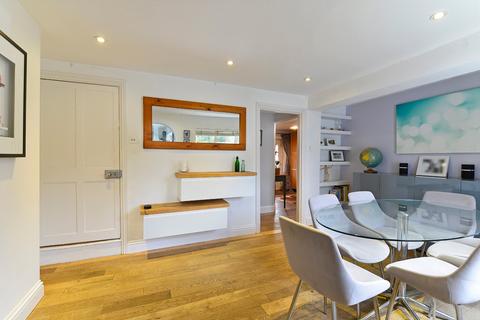 68 Hare Lane, Godalming, GU7 3EF