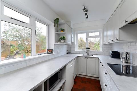 68 Hare Lane, Godalming, GU7 3EF