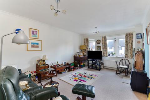 2 bedroom flat for sale, Wey Road, Surrey GU7