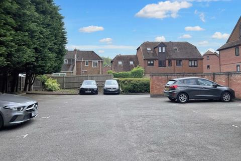 2 bedroom flat for sale, Wey Road, Surrey GU7