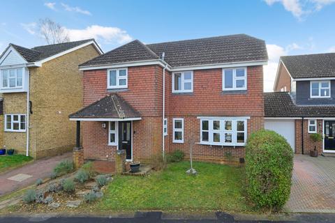 63 High Ridge, Godalming, GU7 1YF