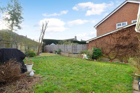 63 High Ridge, Godalming, GU7 1YF