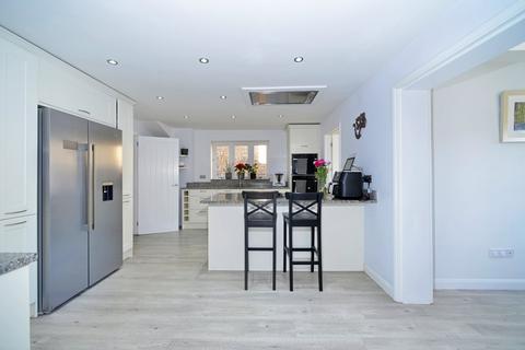 63 High Ridge, Godalming, GU7 1YF