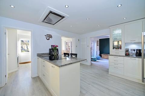 63 High Ridge, Godalming, GU7 1YF