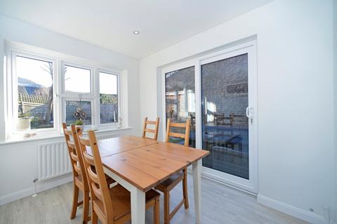 63 High Ridge, Godalming, GU7 1YF