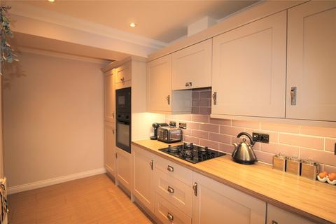 10 Old Mill Place, Wraysbury, Staines, TW19 5LY