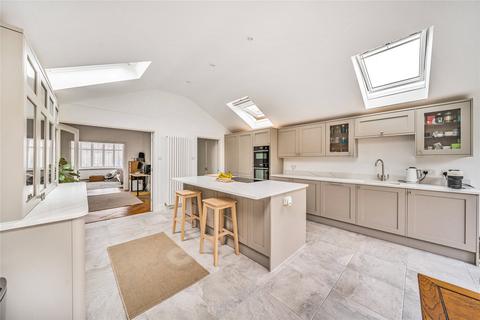 13 Gordon Close, Staines-upon-thames, TW18 1AP