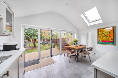 13 Gordon Close, Staines-upon-thames, TW18 1AP