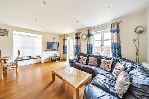 4 bedroom end of terrace house for sale, Edinburgh Drive, Staines TW18