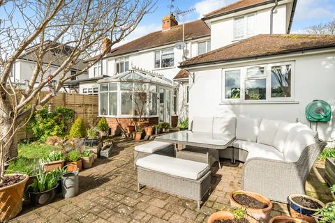 12 Hurstdene Avenue, Staines, TW18 1HZ