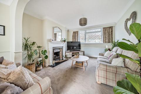 12 Hurstdene Avenue, Staines, TW18 1HZ