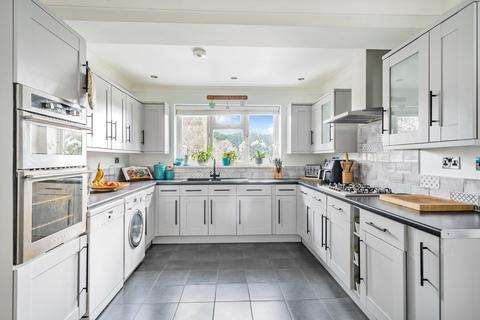 12 Hurstdene Avenue, Staines, TW18 1HZ