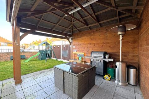 18 Longford Avenue, Staines-upon-thames, TW19 7SJ