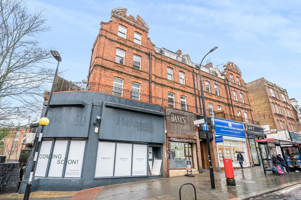 Canfield Gardens, South Hampstead 2 bed flat for sale £475,000