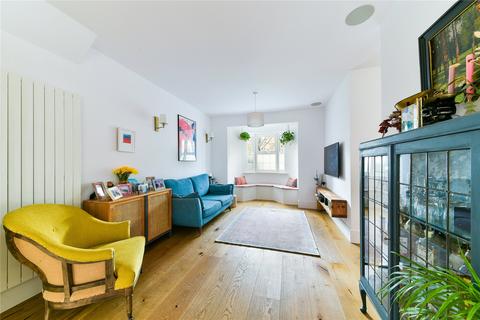 61 Middleton Road, London, E8 4EE