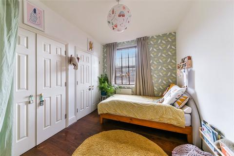 61 Middleton Road, London, E8 4EE